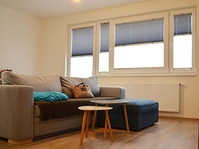 Kombinace plisé se záclonami v novém bytě